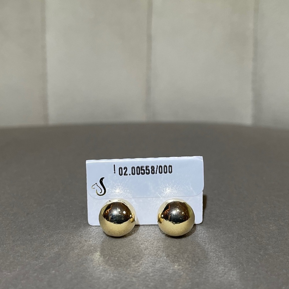 Beautiful 18k gold filled ball post stud earrings!
